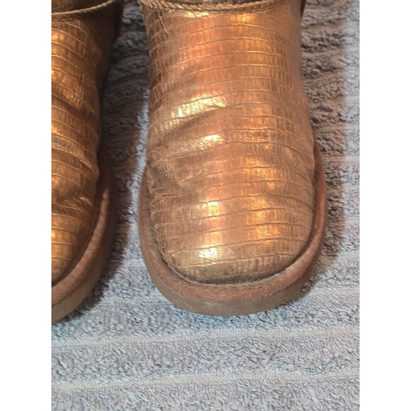 UGG CLASSIC MINI LIZARD WOMEN ANKLE BOOTS BRONZE US 8 - Picture 3 of 12